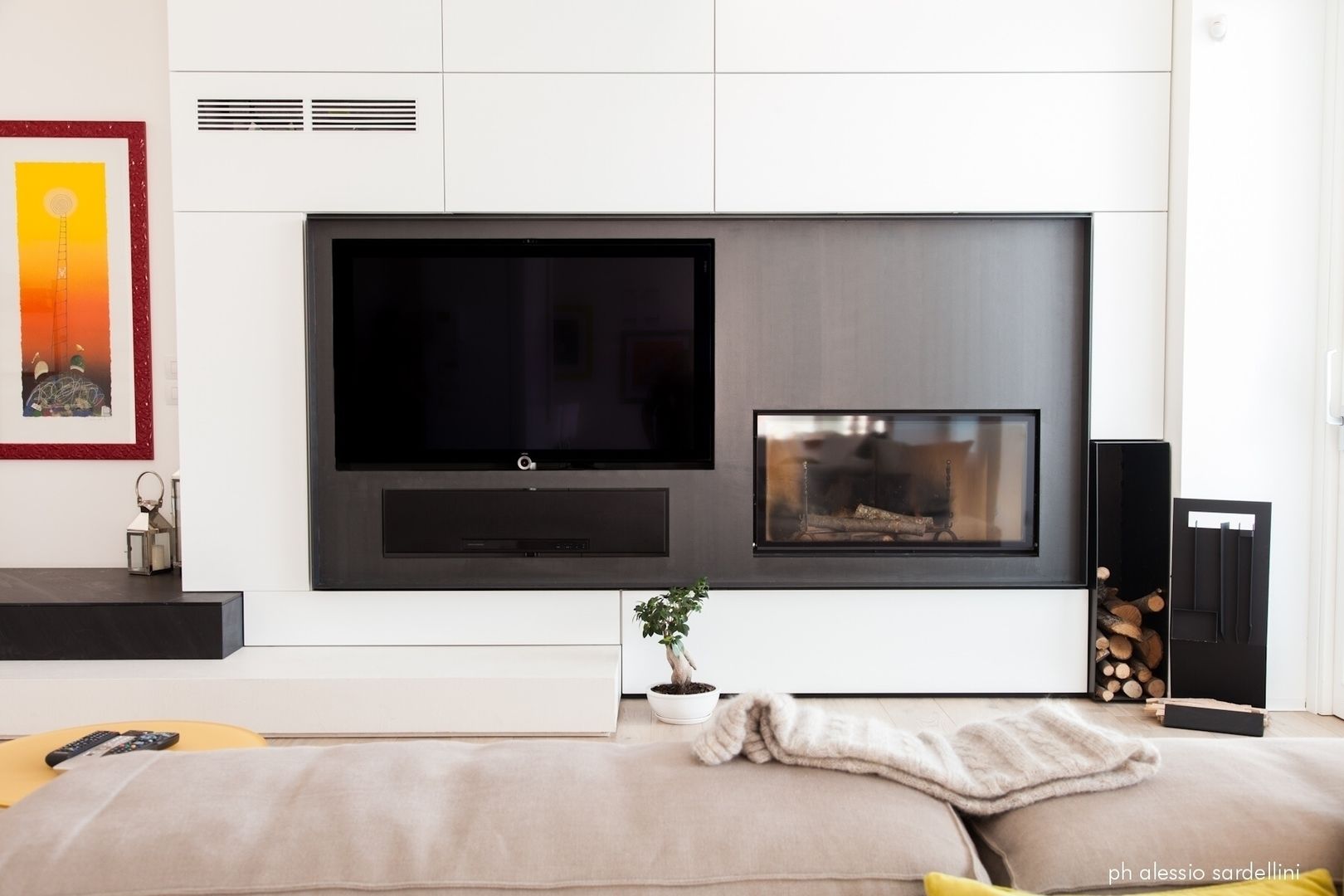 House 090, COOLSTOODIO COOLSTOODIO Minimalistische woonkamers TV- & mediameubels