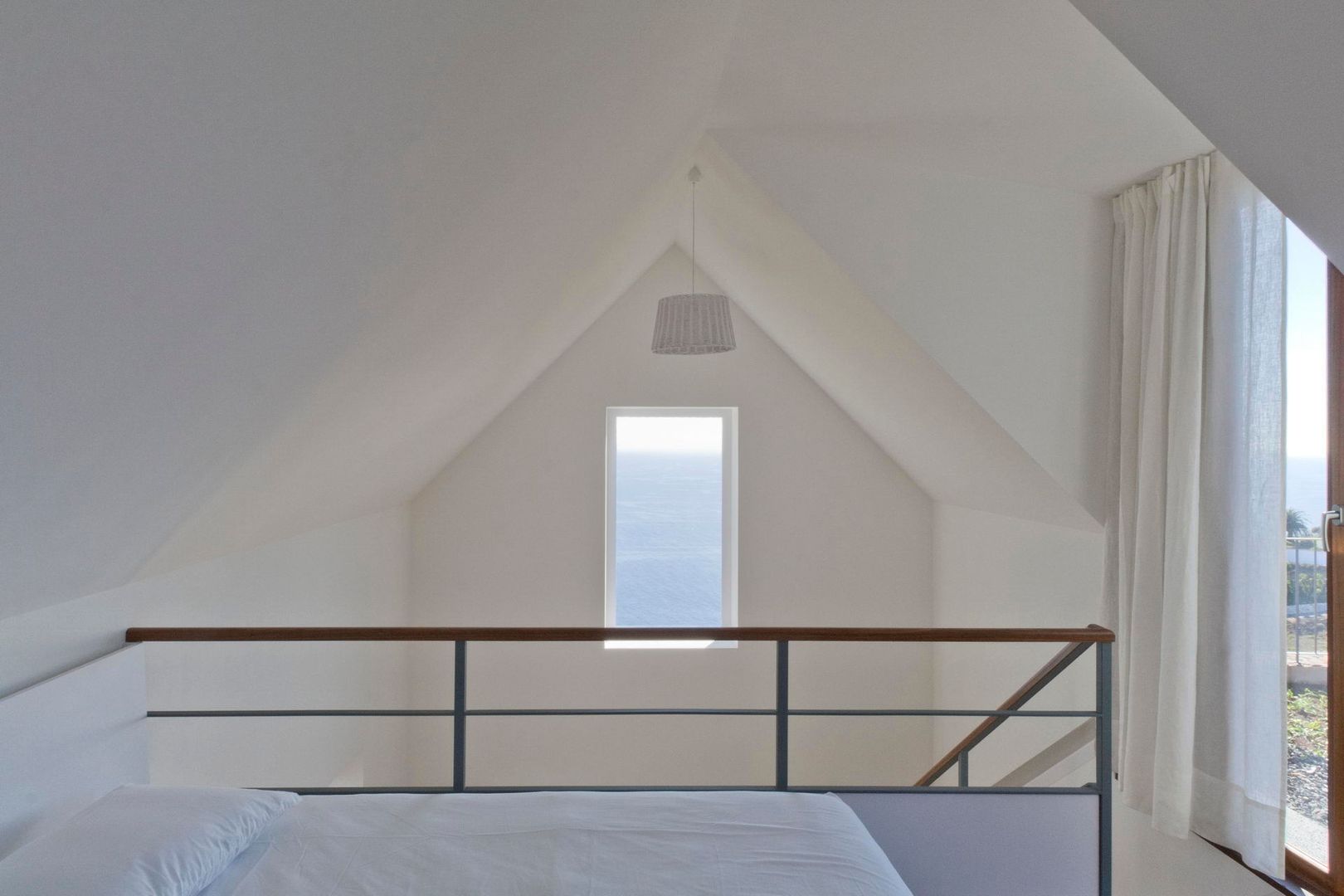 Rural Tourism Casa da Vereda, Mayer & Selders Arquitectura Mayer & Selders Arquitectura Dormitorios de estilo minimalista