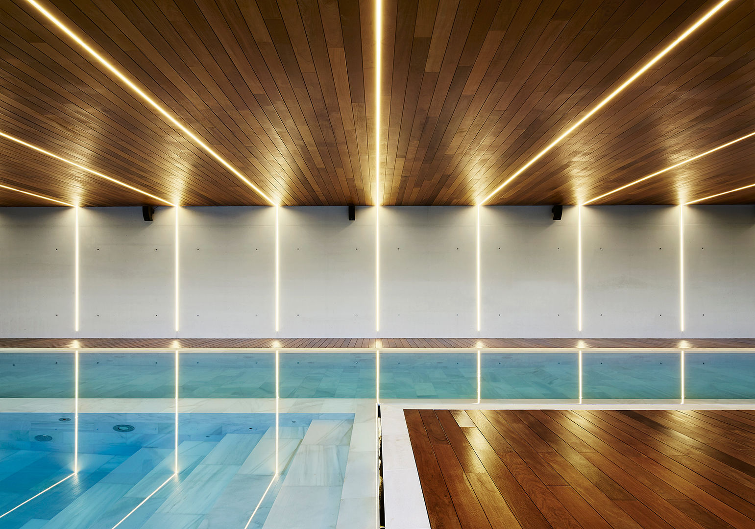 homify Moderne Pools