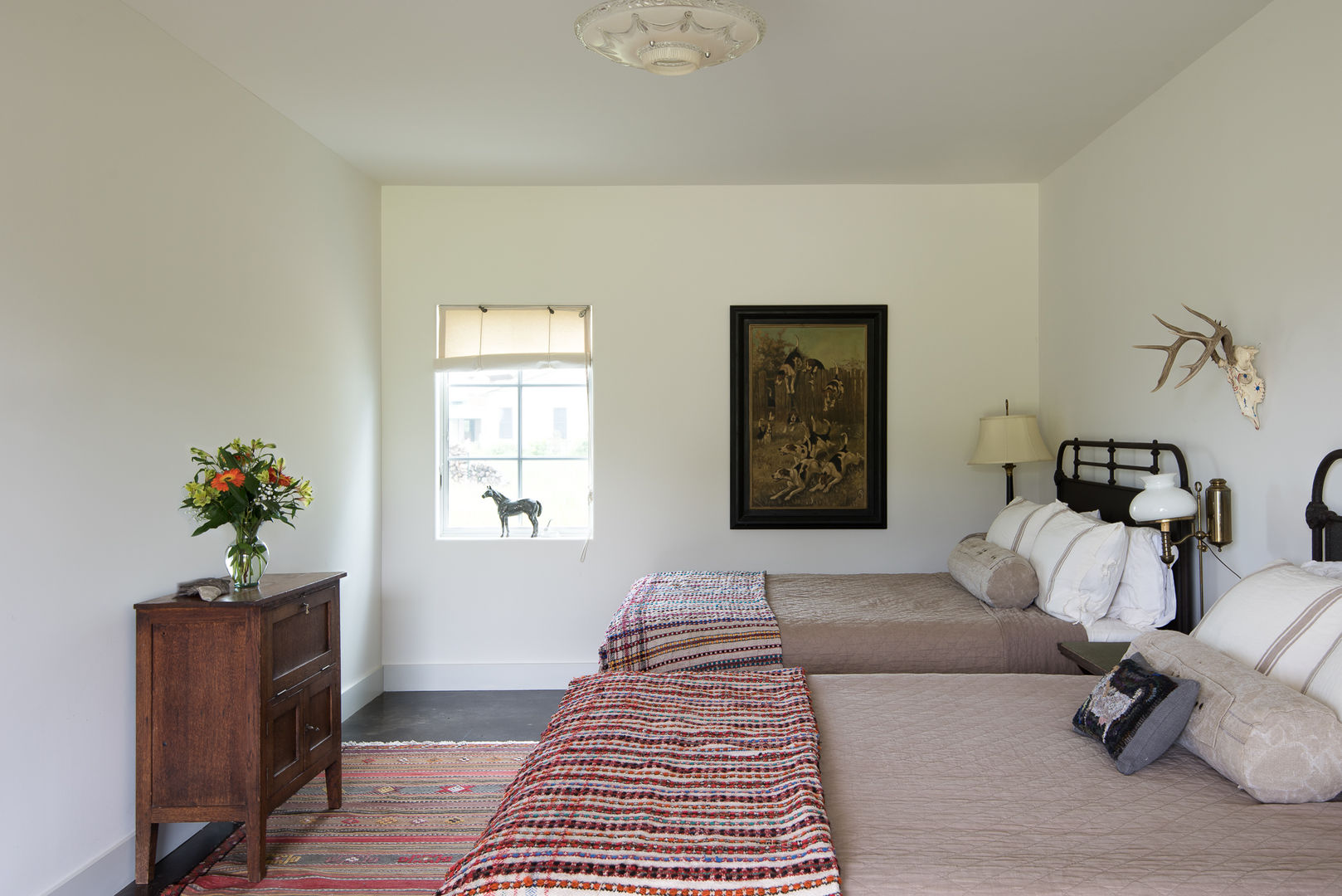 River Ranch Residence Hugh Jefferson Randolph Architects Country style bedroom