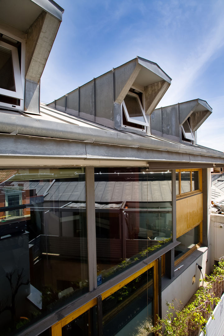 Loft ATOCHA. Madrid, Beriot, Bernardini arquitectos Beriot, Bernardini arquitectos Industrial style balcony, porch & terrace