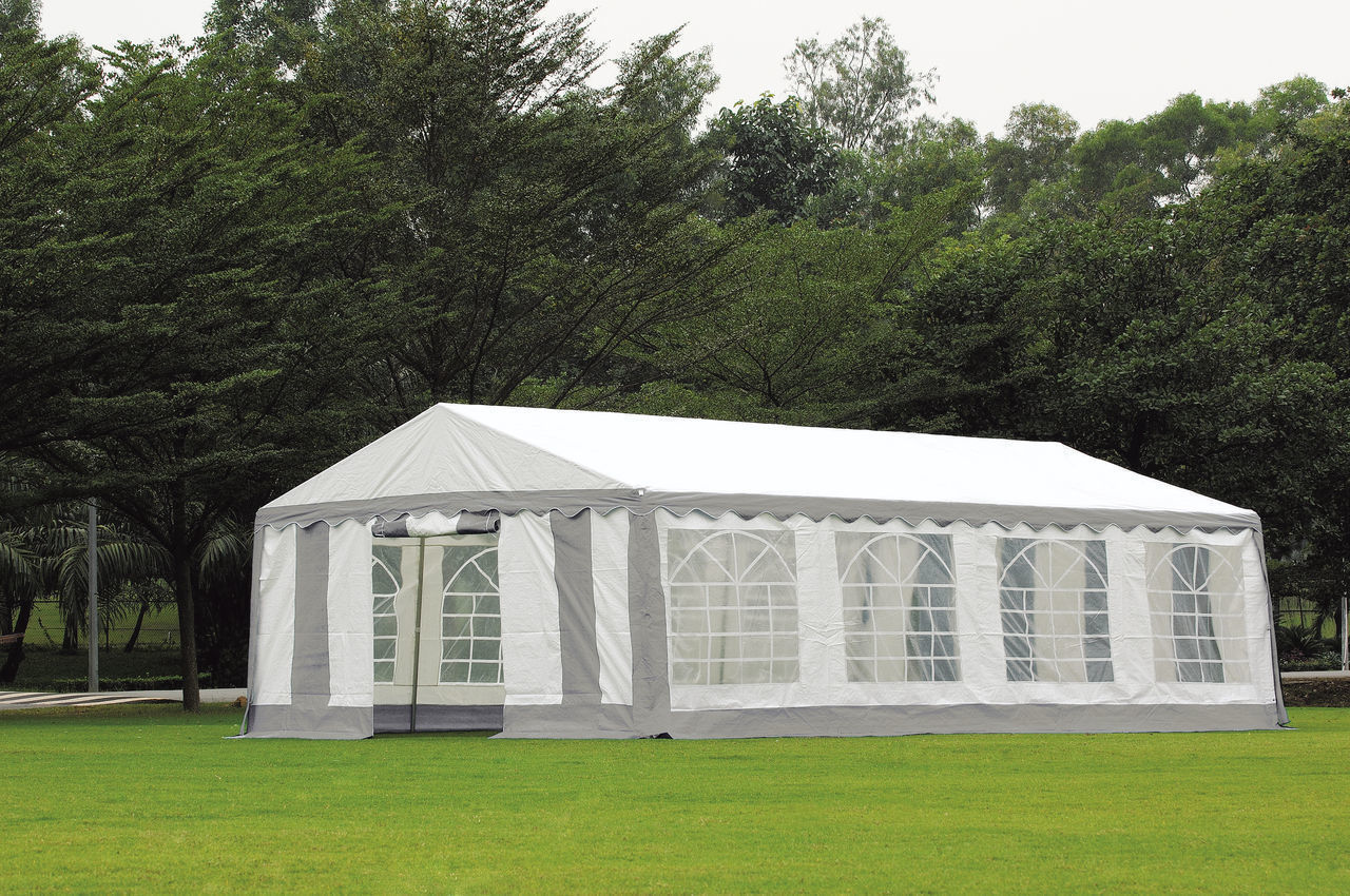 Of Regen of Zon: JYSK Heeft een Paviljoen voor Iedere Gelegenheid, JYSK JYSK Vườn phong cách hiện đại Greenhouses & pavilions