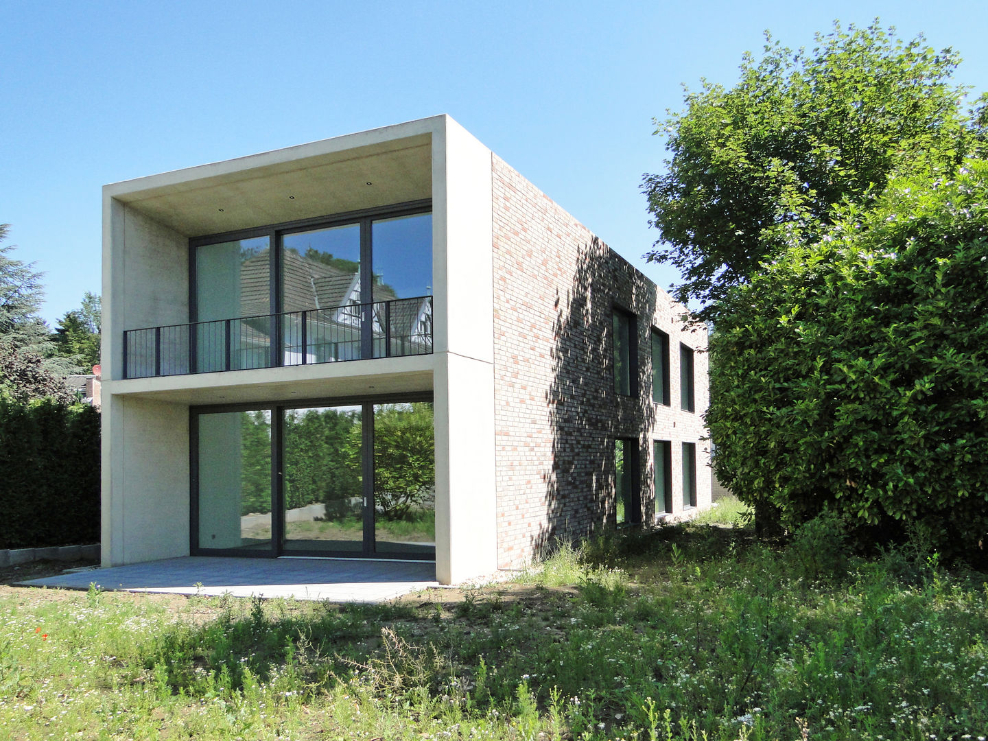 E17 - Zweifamilienhaus in Aachen, iva architektur iva architektur บ้านและที่อยู่อาศัย