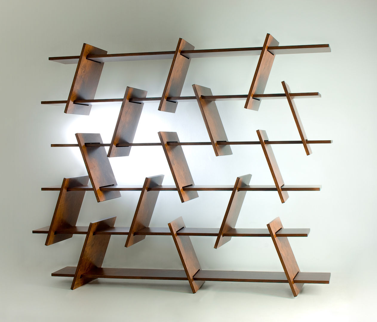 Italic Shelf, Ronen Kadushin Ronen Kadushin 미니멀리스트 거실 선반