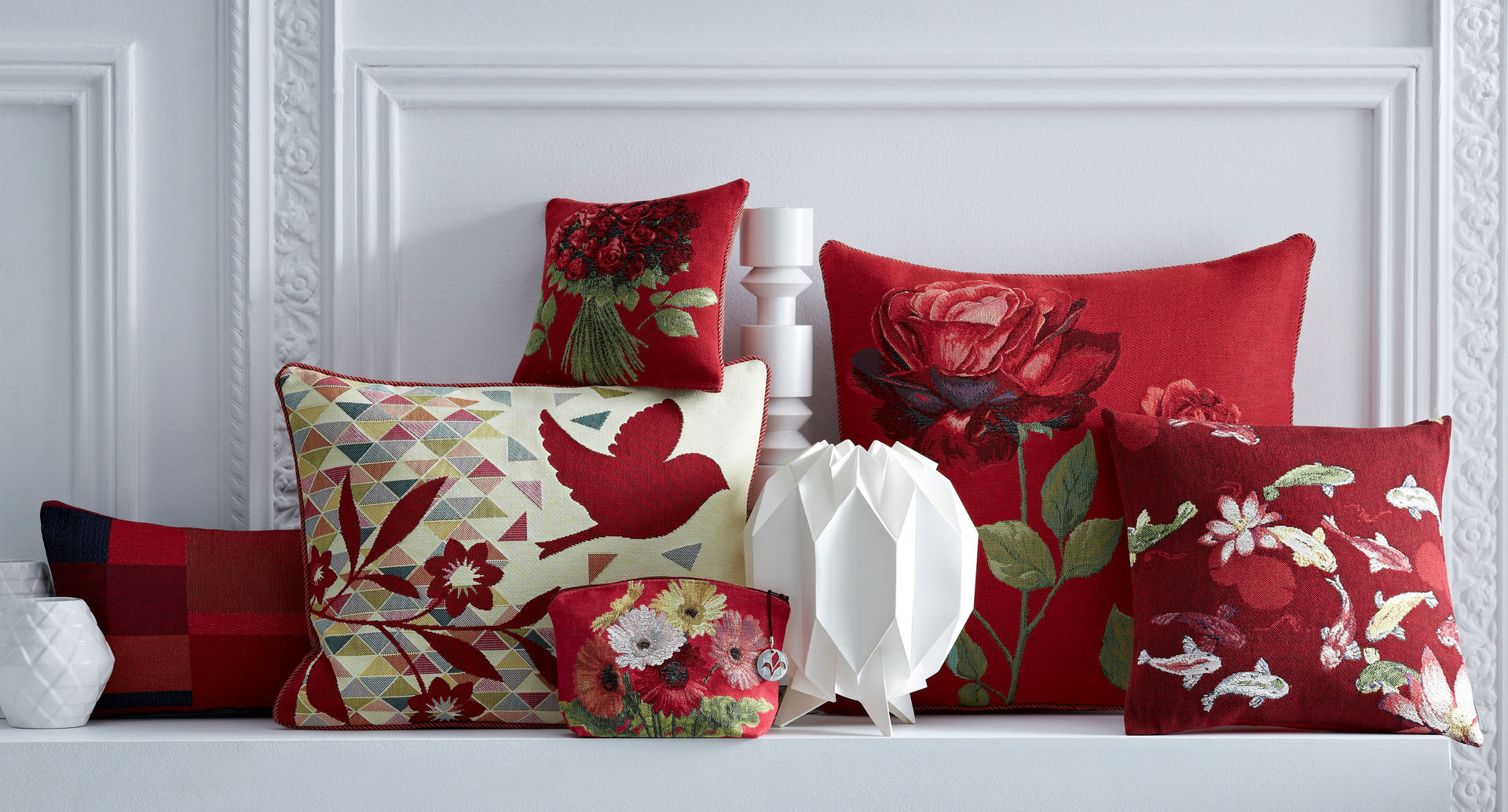 Cushions - Passion Red Tissage Art de Lys クラシカルスタイルの 寝室 テキスタイル