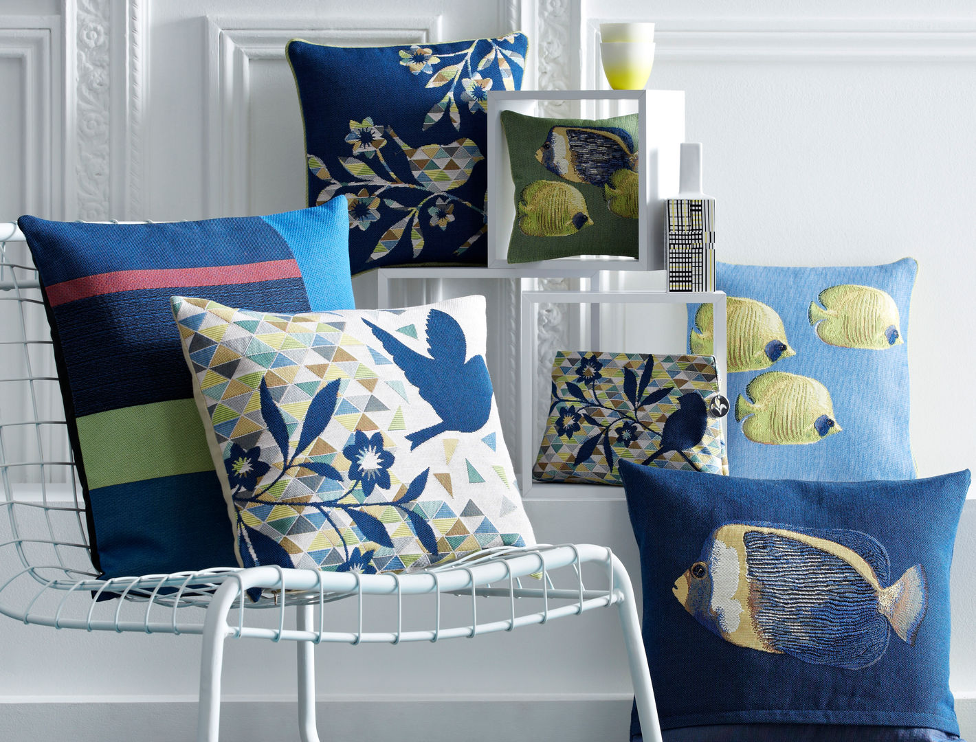 Cushions - blue Lagoon Tissage Art de Lys บ้านและที่อยู่อาศัย ของตกแต่งและอุปกรณ์จิปาถะ