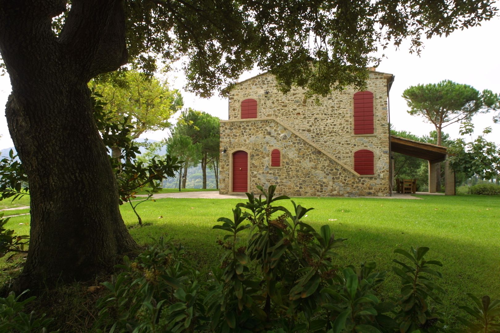 casa privata a Castagneto Carducci, studio delta associati studio delta associati Rumah Gaya Country