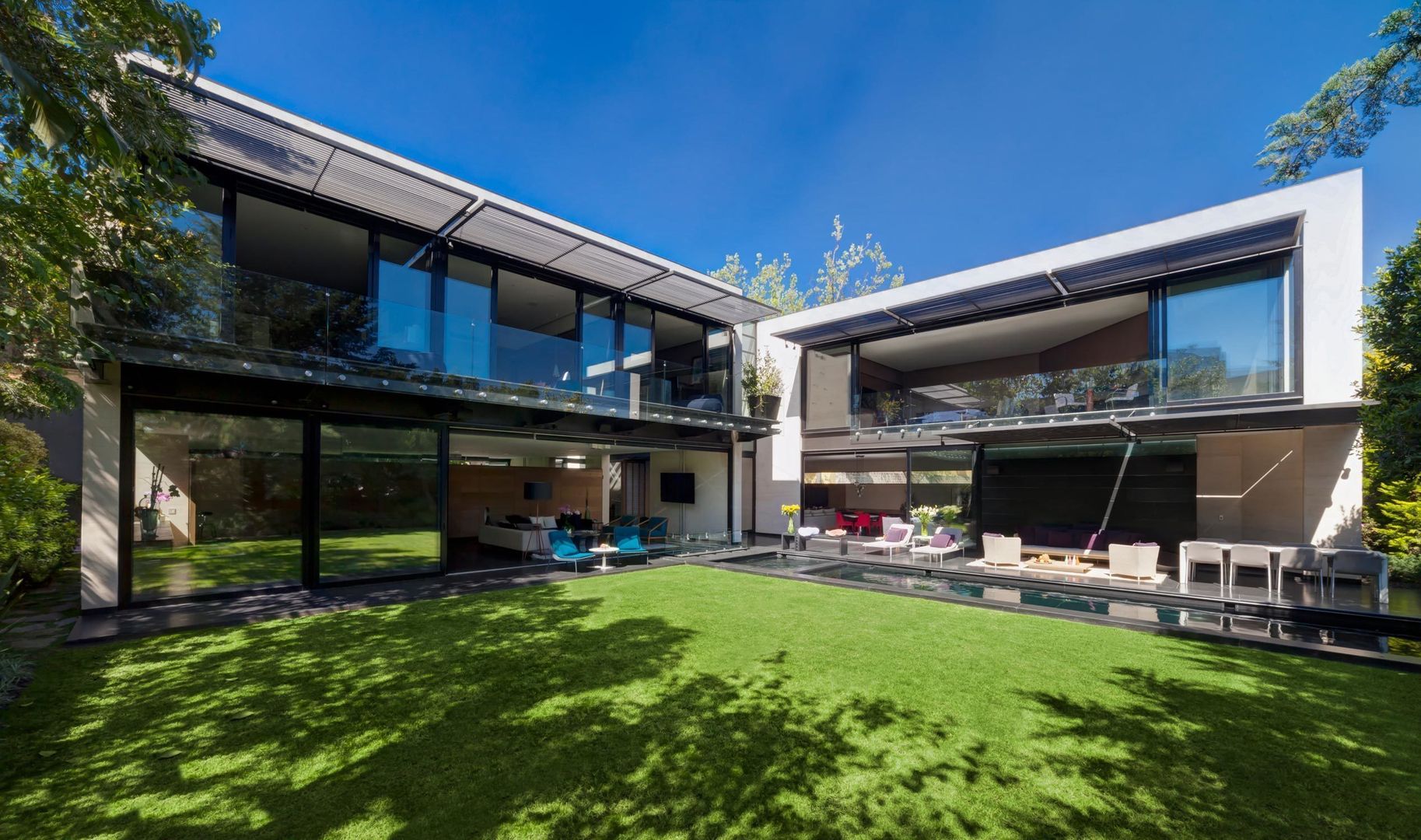 Casa Dalias grupoarquitectura Balcones y terrazas minimalistas