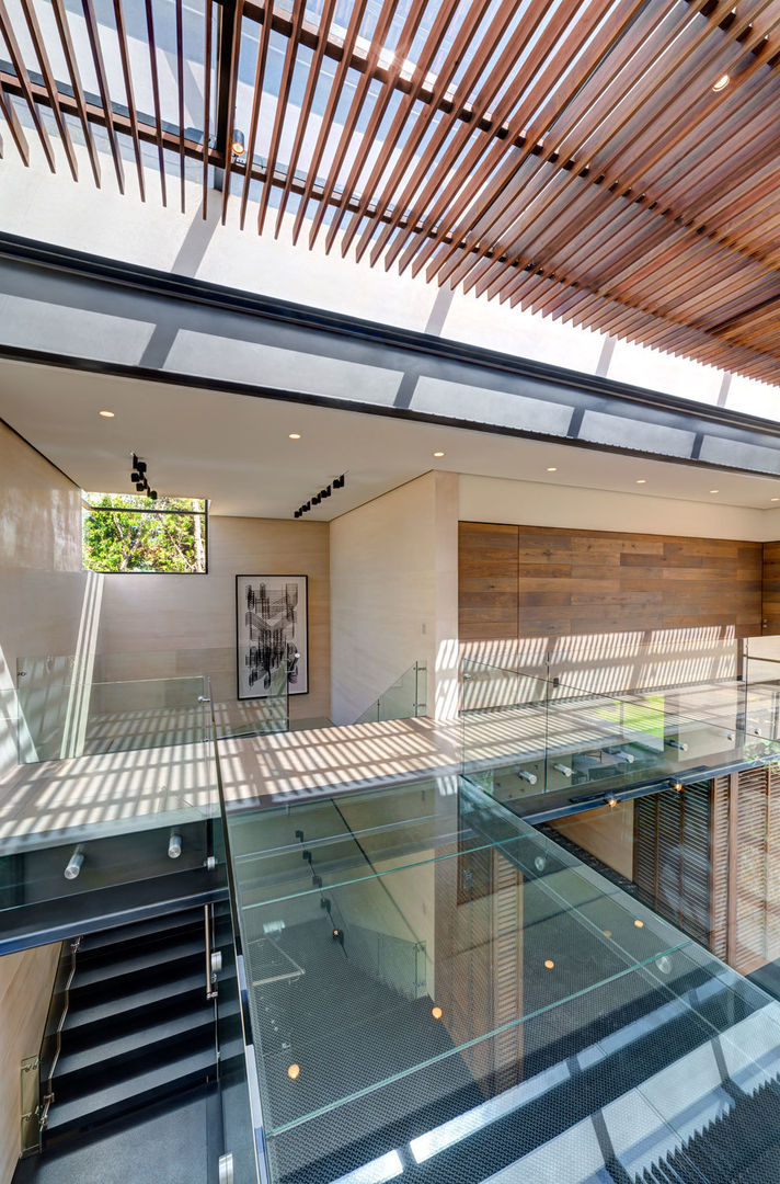 Casa Dalias, grupoarquitectura grupoarquitectura Minimalist corridor, hallway & stairs