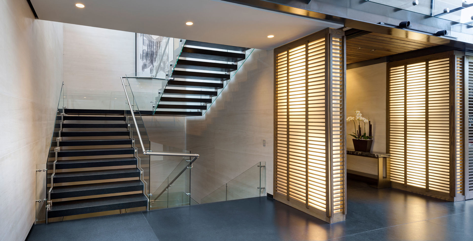 Casa Dalias, grupoarquitectura grupoarquitectura Minimalist corridor, hallway & stairs