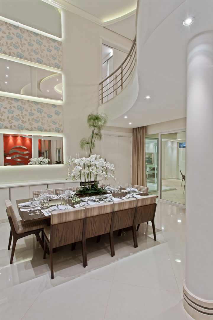 homify Modern dining room