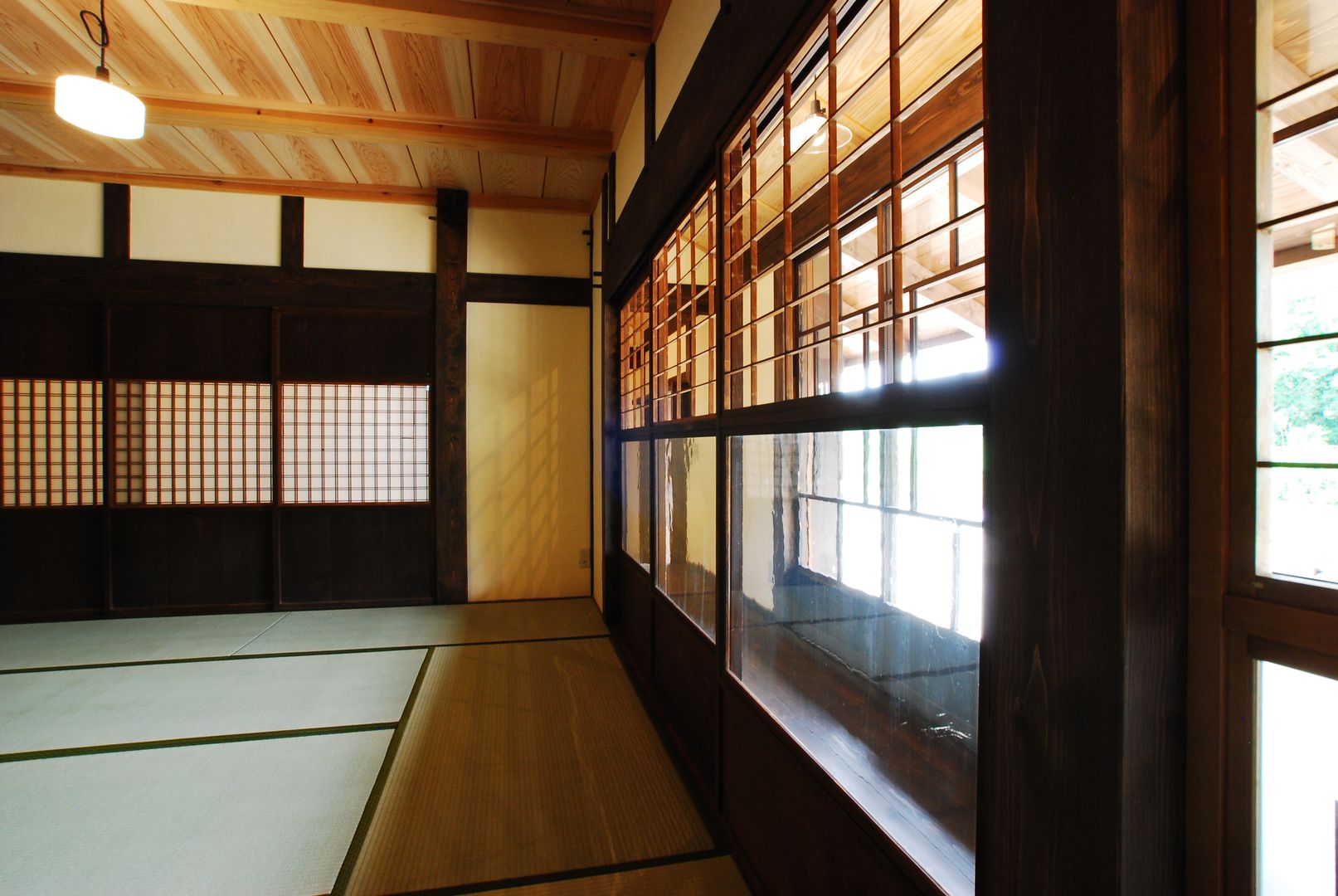 京建具の家, WOOD PRO WOOD PRO Puertas y ventanas clásicas