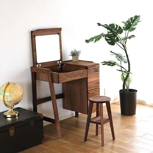 ㈱大雪木工, TAISETSU MOKKO CO.,LTD TAISETSU MOKKO CO.,LTD Scandinavian style bedroom Dressing tables