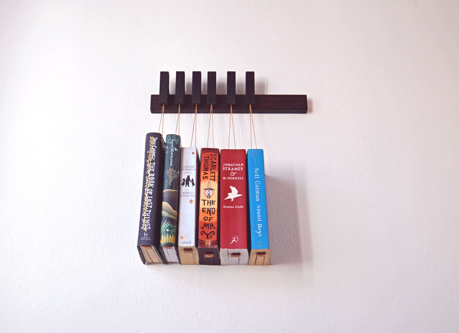 Mini Book Rack in Wenge, agustav agustav مطبخ مخزن