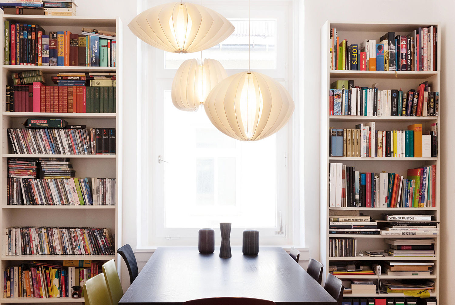 homify Modern dining room Lighting