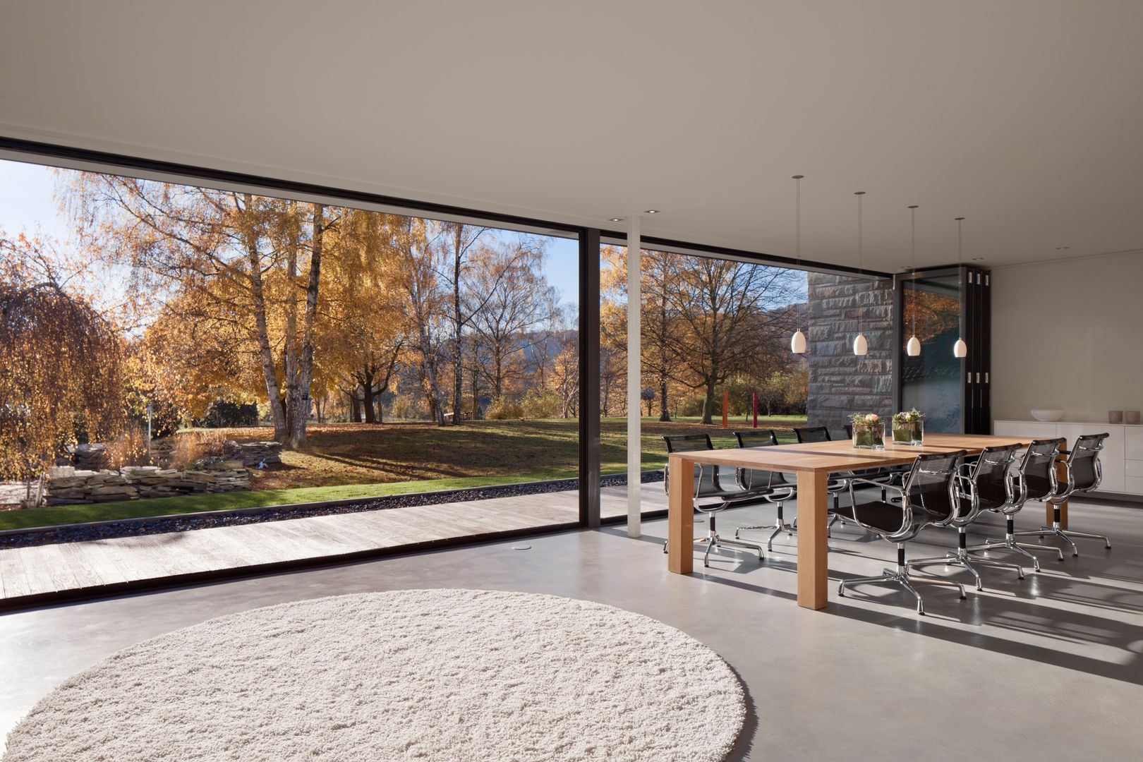 Glas-Faltwand mit maximaler Öffnung - geöffnet Solarlux GmbH Moderner Balkon, Veranda & Terrasse
