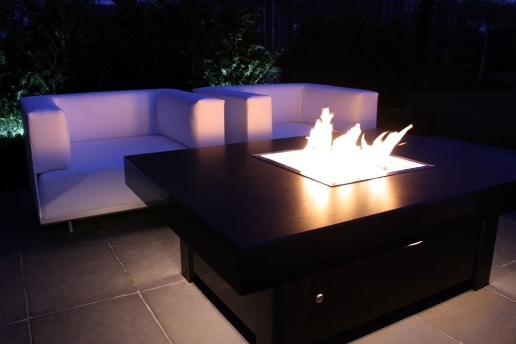 Bahama Gas Fire Table - Doncaster Rivelin モダンな庭 ファイアーピット＆バーベキュー