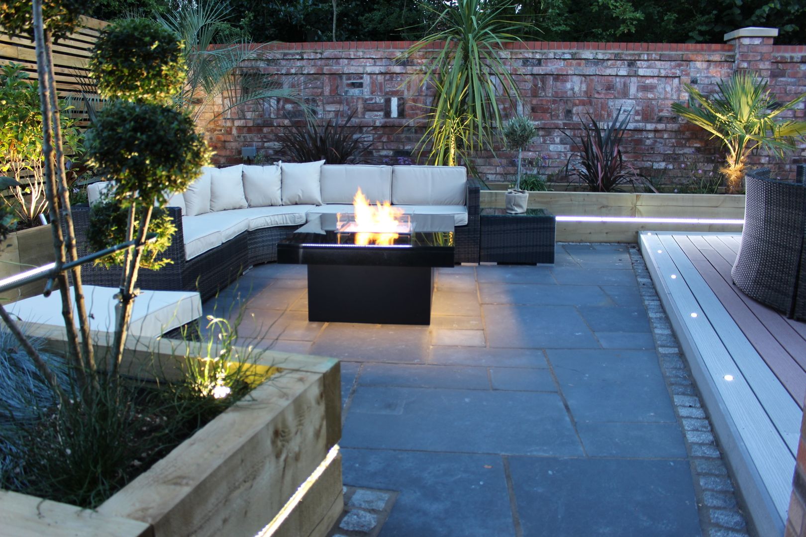 Madrid Gas Fire Table - Warrington Rivelin Сад Вогонь ями і барбекю