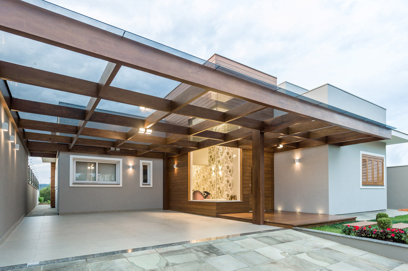 Casa em Taquara/RS, Plena Madeiras Nobres Plena Madeiras Nobres Garajes de estilo moderno