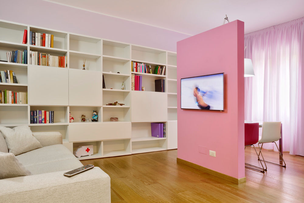 Appartamento "Pensare in rosa", Architetto Barbara De Pascalis e Lorenzo Zanetti - ATELIER ARCHITETTURA - Architetto Barbara De Pascalis e Lorenzo Zanetti - ATELIER ARCHITETTURA - Moderne Wohnzimmer