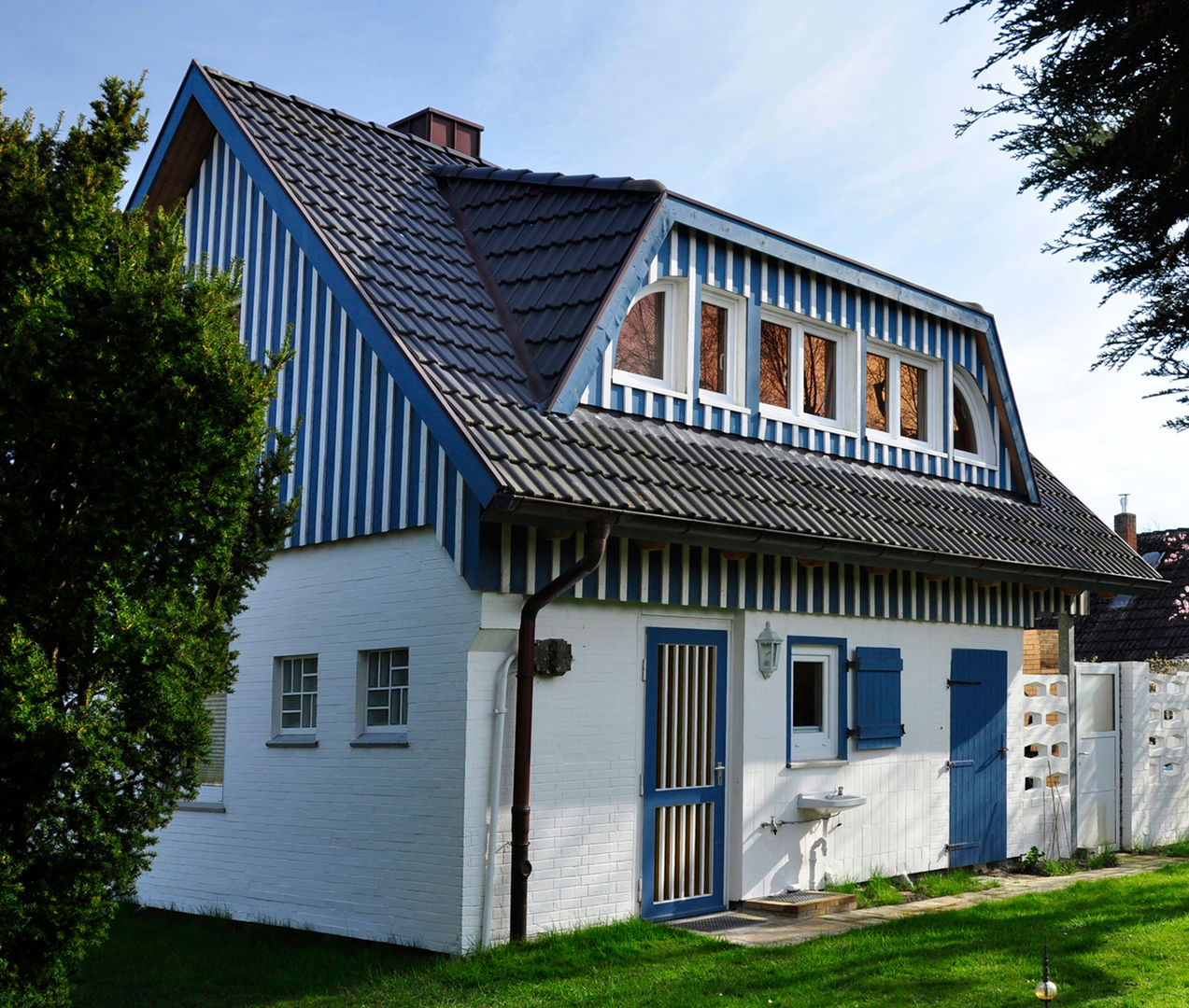 Sommerhaus mit neuem Dachgeschoss, Andreßen Architekten Andreßen Architekten 스칸디나비아 주택