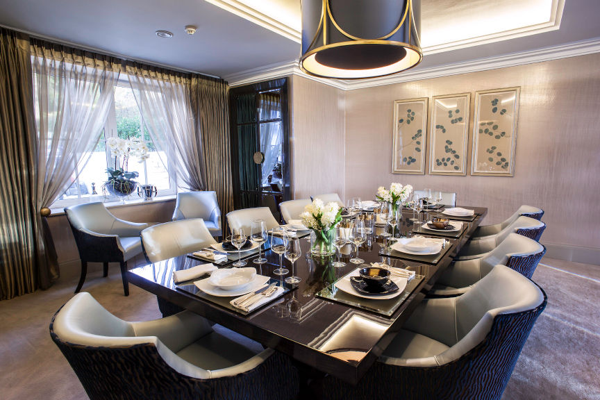 Luxurious family living homify Sala da pranzo moderna