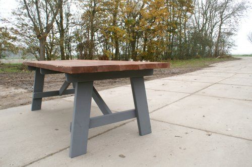 Eettafel Castle op maat gemaakt, steigerhoutenblad, Were Home Were Home حديقة أثاث