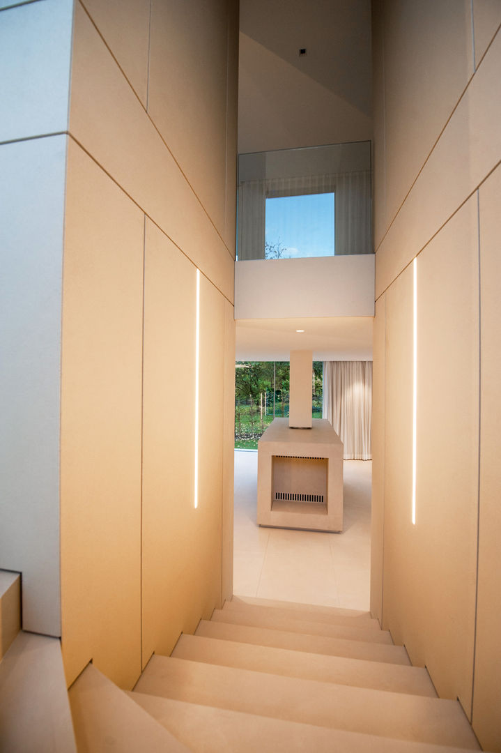 EINFAMILIENHAUS KLOSTERNEUBURG | AUT, Moser Architects Moser Architects Modern corridor, hallway & stairs