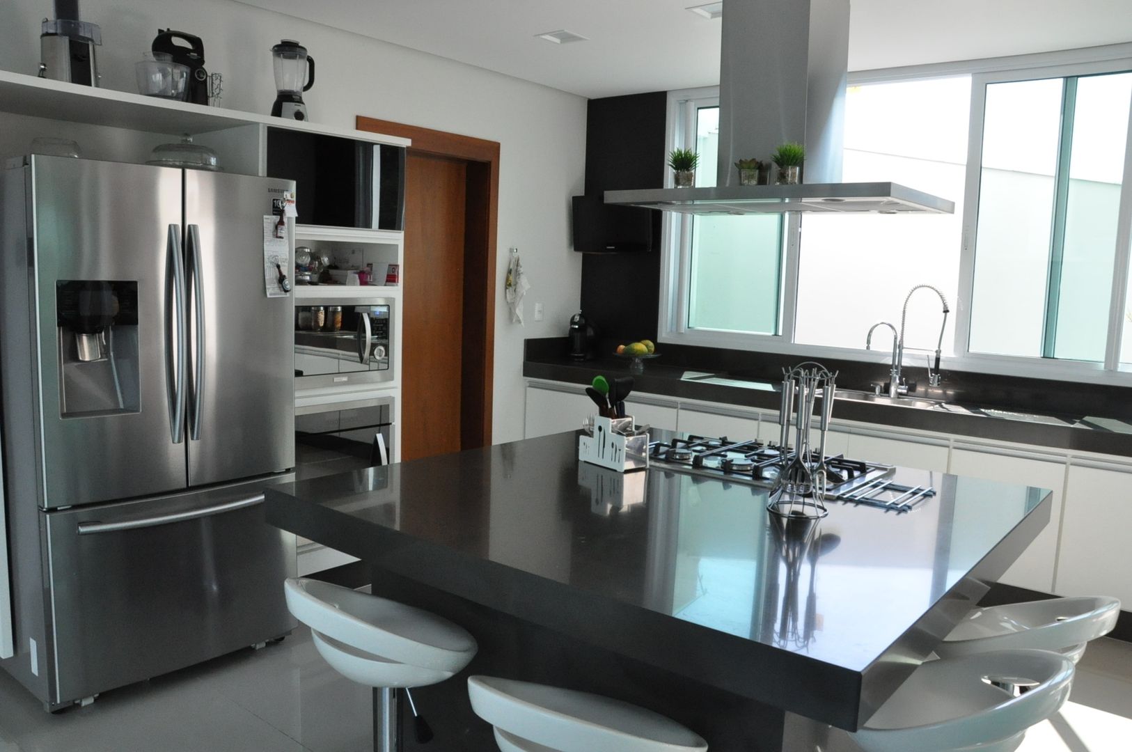 homify Modern kitchen