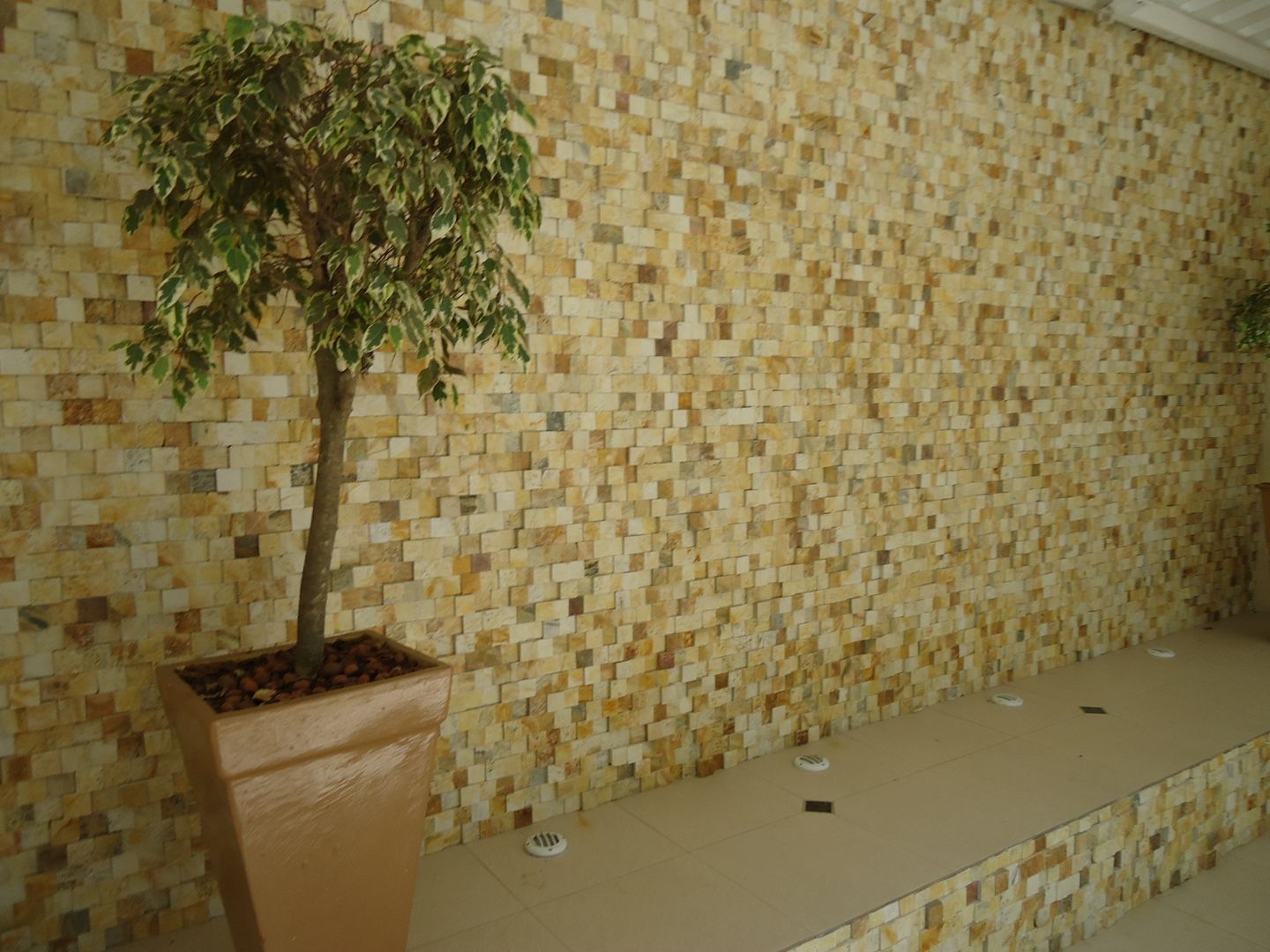 Mosaicos, DECOR PEDRAS PISOS E REVESTIMENTOS DECOR PEDRAS PISOS E REVESTIMENTOS Commercial spaces Event venues