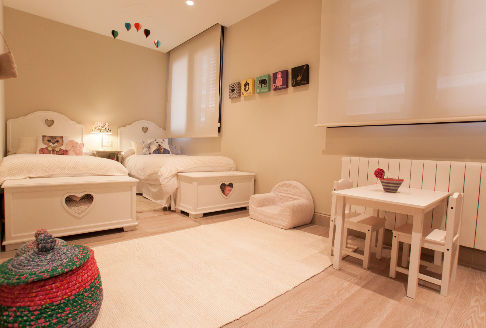 homify Modern nursery/kids room