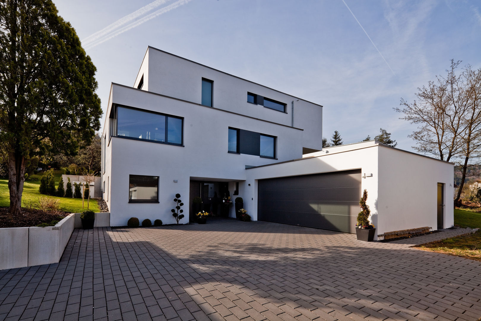 Neubau Einfamilienhaus mit Doppelgarage in Lorch, Baden-Württemberg, brügel_eickholt architekten gmbh brügel_eickholt architekten gmbh Modern houses