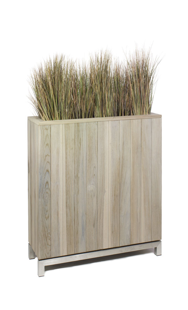 homify Modern Garden Wood Wood effect Plant pots & vases