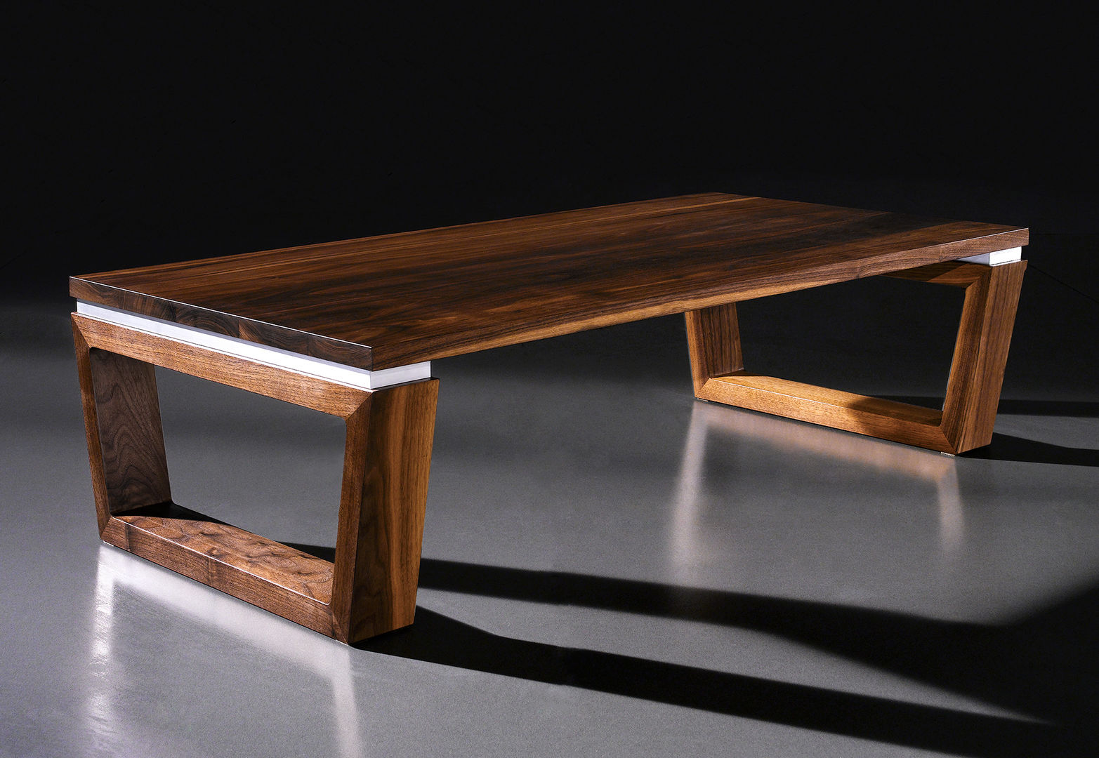 LOW TABLE, Moon studio Moon studio غرفة المعيشة طاولات جانبية و صواني