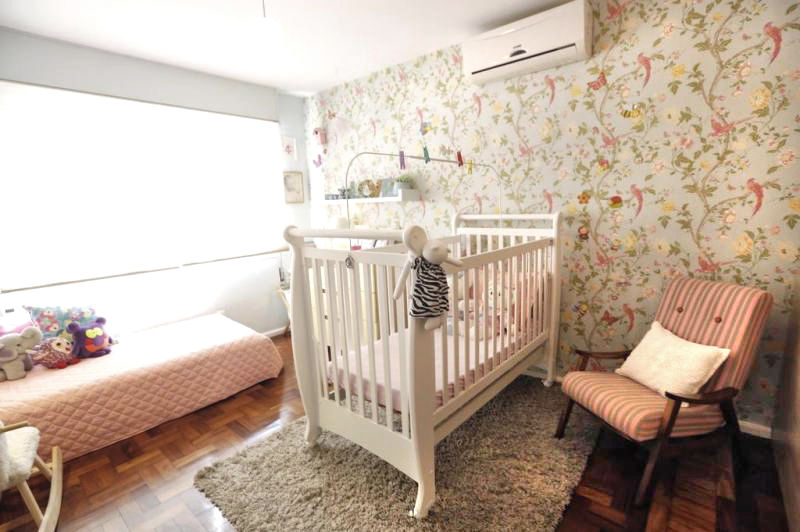 Dormitório menina, Red Studio Red Studio Nursery/kid’s room