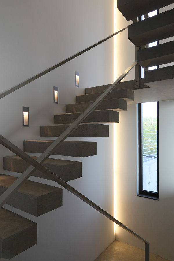 Haus Rheinblick, wirges-klein architekten wirges-klein architekten Modern Corridor, Hallway and Staircase