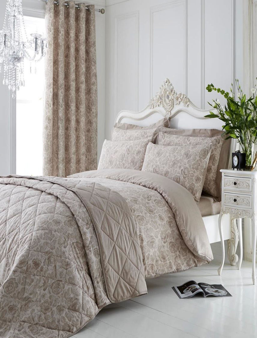 This Classic Design In Latte & Coffee Colours Century Mills Classic style bedroom Textiles
