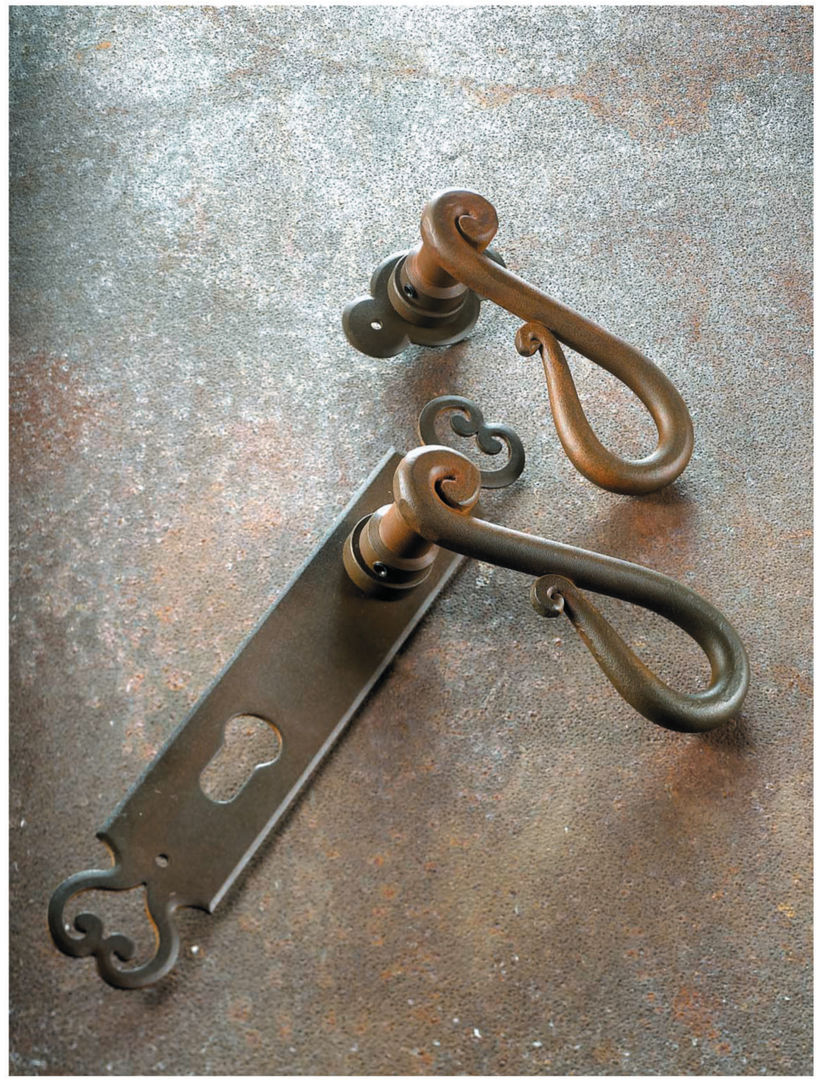 Traditional Hardware"Roma " Collection Galbusera Giancarlo & Giorgio S.n.c. Country style doors Doorknobs & accessories