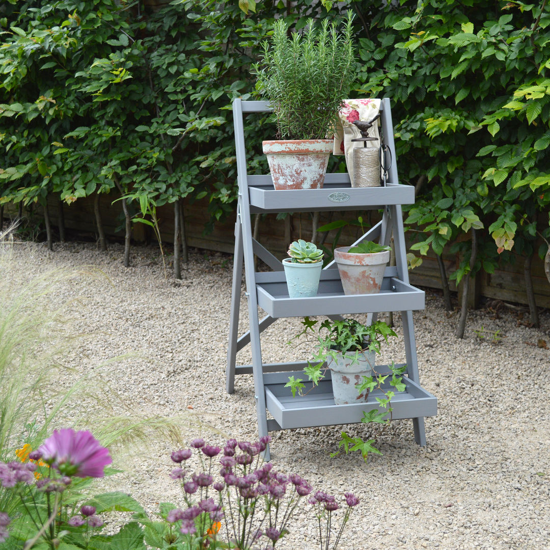 Plant Stand- Grey homify Giardino rurale Mobili