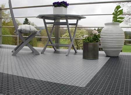 Bergo Briq balcony flooing Ecotile Flooring Balcones y terrazas de estilo escandinavo