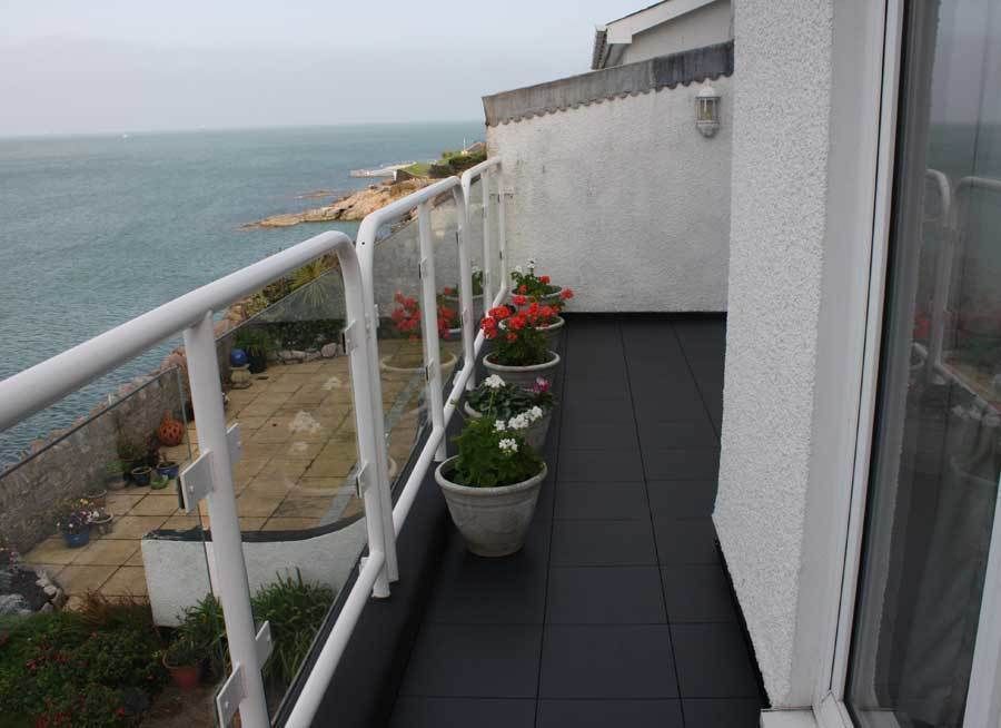 Bergo Elite tiles Ecotile Flooring Scandinavian style balcony, veranda & terrace