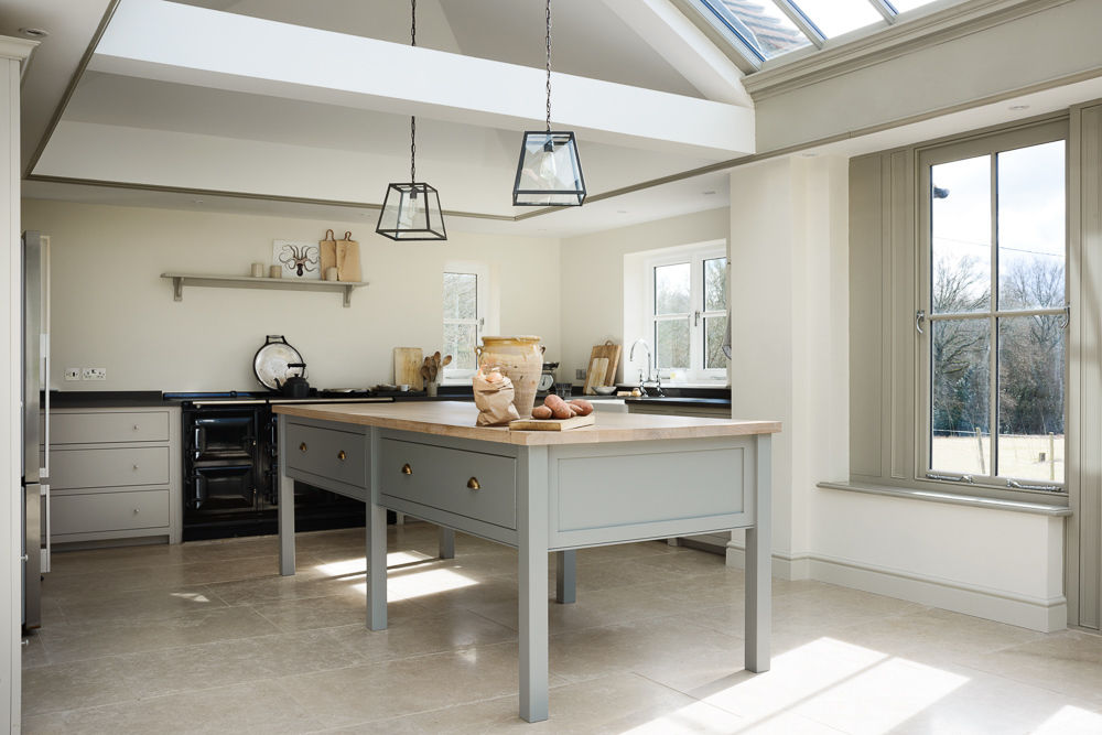 The West Sussex Kitchen by deVOL deVOL Kitchens カントリーデザインの キッチン