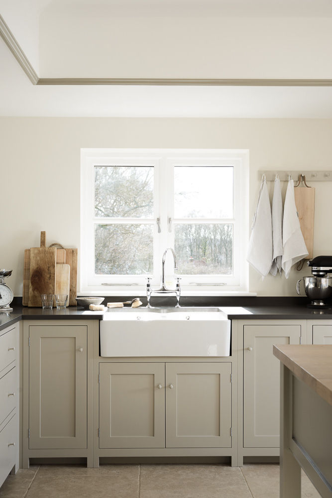 The West Sussex Kitchen by deVOL deVOL Kitchens カントリーデザインの キッチン