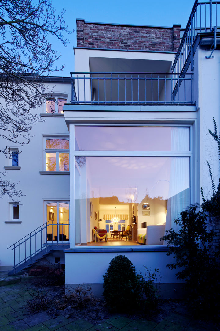 Revitalisierung Haus B. Düsseldorf, kg5 architekten kg5 architekten Modern houses