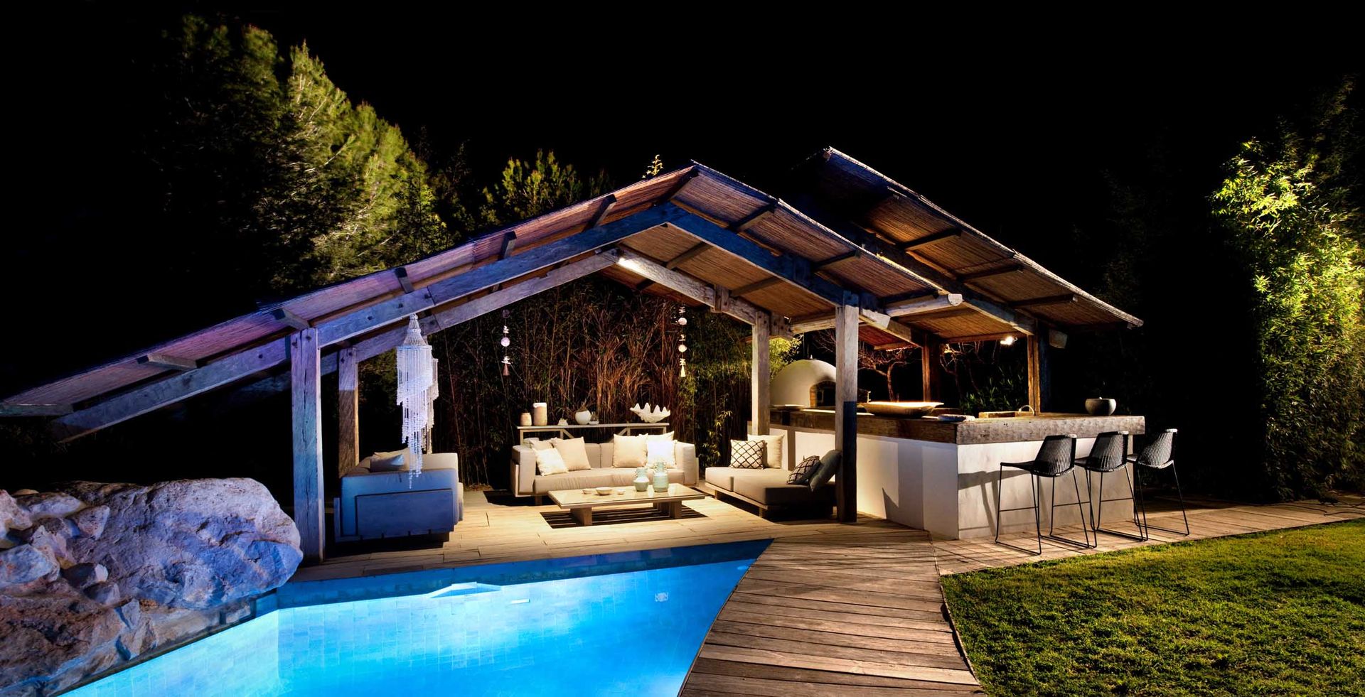 Pool House at Night TG Studio Piscinas de jardim