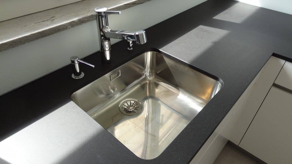 Modern Art, Lallerdesign Lallerdesign Modern kitchen Sinks & taps