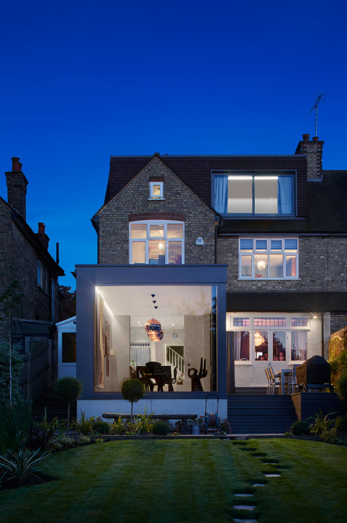 Creighton Avenue, Andrew Mulroy Architects Andrew Mulroy Architects モダンな 家