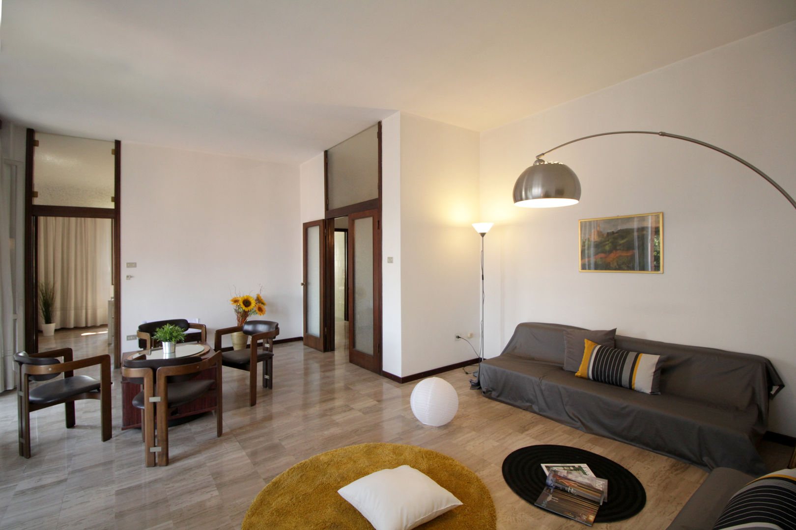 HOME STAGING_Casa Atelier di una Pittrice, Michela Galletti Architetto e Home Stager Michela Galletti Architetto e Home Stager Classic style living room