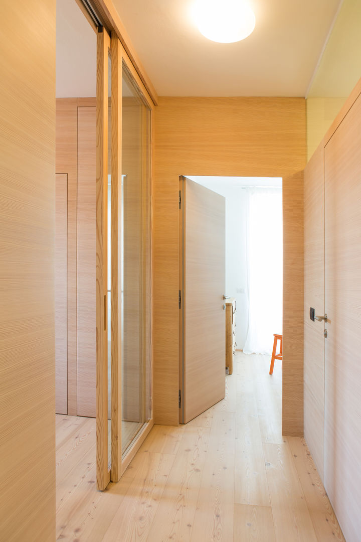 House MMAS, Manuel Benedikter Architekt Manuel Benedikter Architekt Modern Corridor, Hallway and Staircase