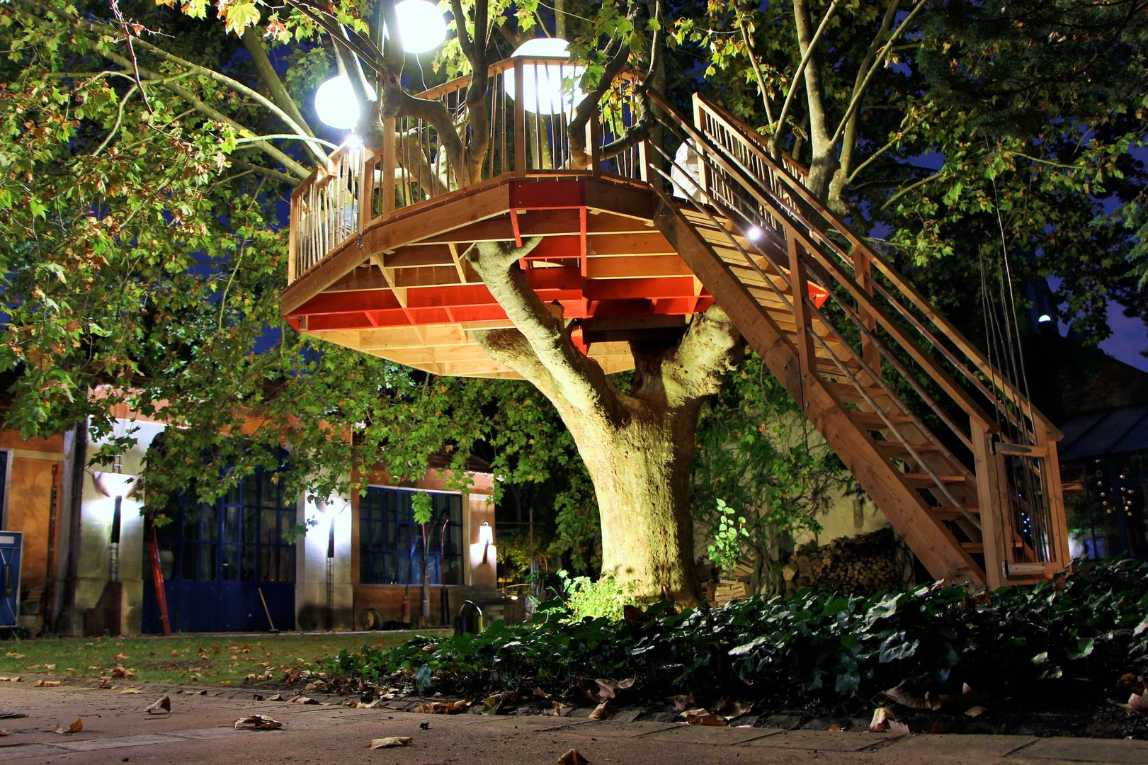 Terrasse a Aix en Provence, Cabaneo Cabaneo 和風デザインの テラス